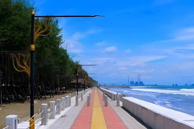 Daya Tarik Utama Pantai Kemiren