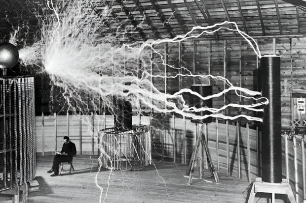 Nikola Tesla dan Revolusi Listrik Arus Bolak-Balik