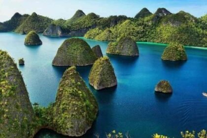 Asiknya Menikmati Alam Raja Ampat yang Memanjakan Mata