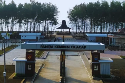 Pantai di Cilacap Pantai Kemiren yang Viral dan Indah