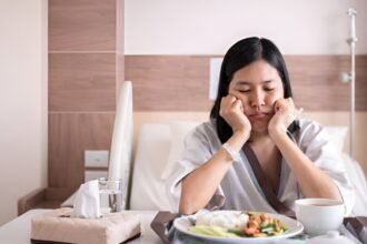 Kenapa Orang yang Sakit Sulit Makan, Bagaimana Mengatasinya