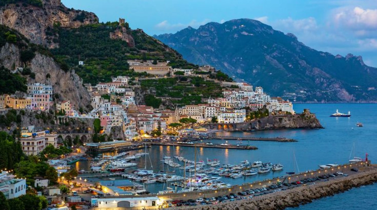Tempat Wisata Italia Amalfi Town Permata Pesisir Mediterania